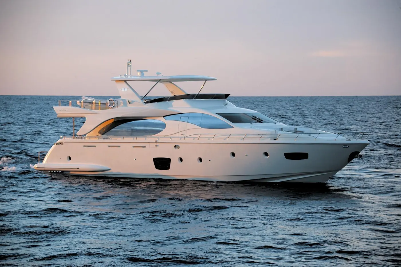 2007 Azimut 85F, photo 1 of 7
