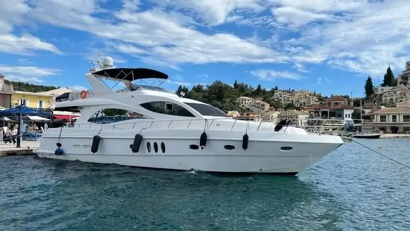 2010 Majesty 66 Flybridge, photo 1 of 7