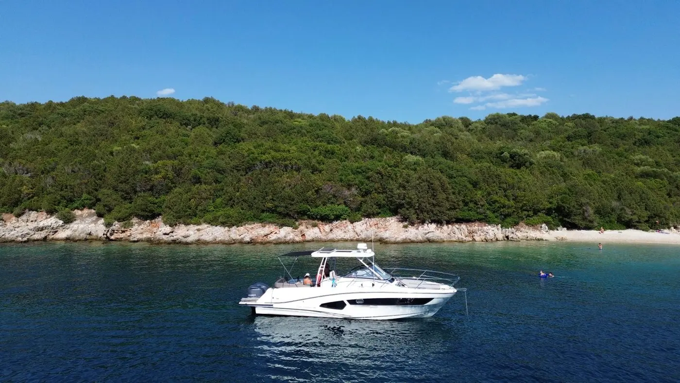Jeanneau Cap Camarat 10.5 WA 2017, photo 1 of 7