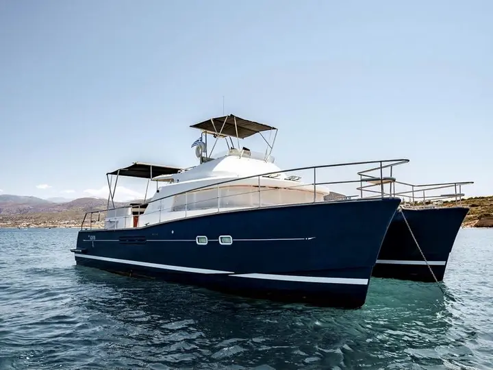 Lagoon Power 43 Catamaran